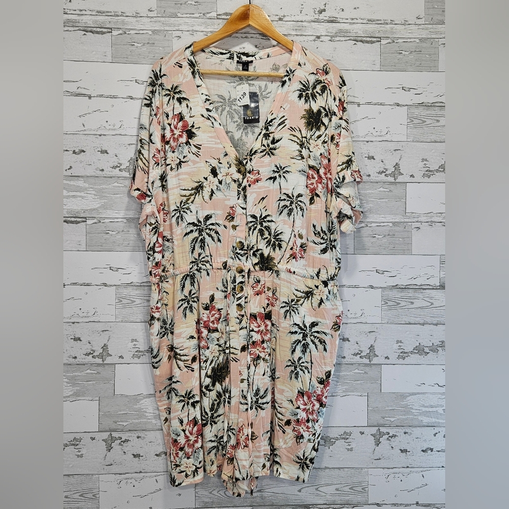 Torrid Button Front Romper 2X Tropical Palm Trees Side Pockets V Neck Resort